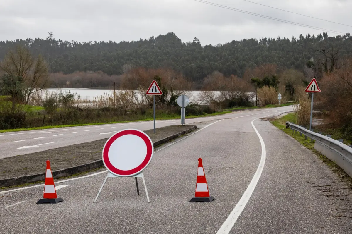 Imagem de contexto do artigo Intempérie: mais de cem estradas cortadas, maioria nacionais e municipais