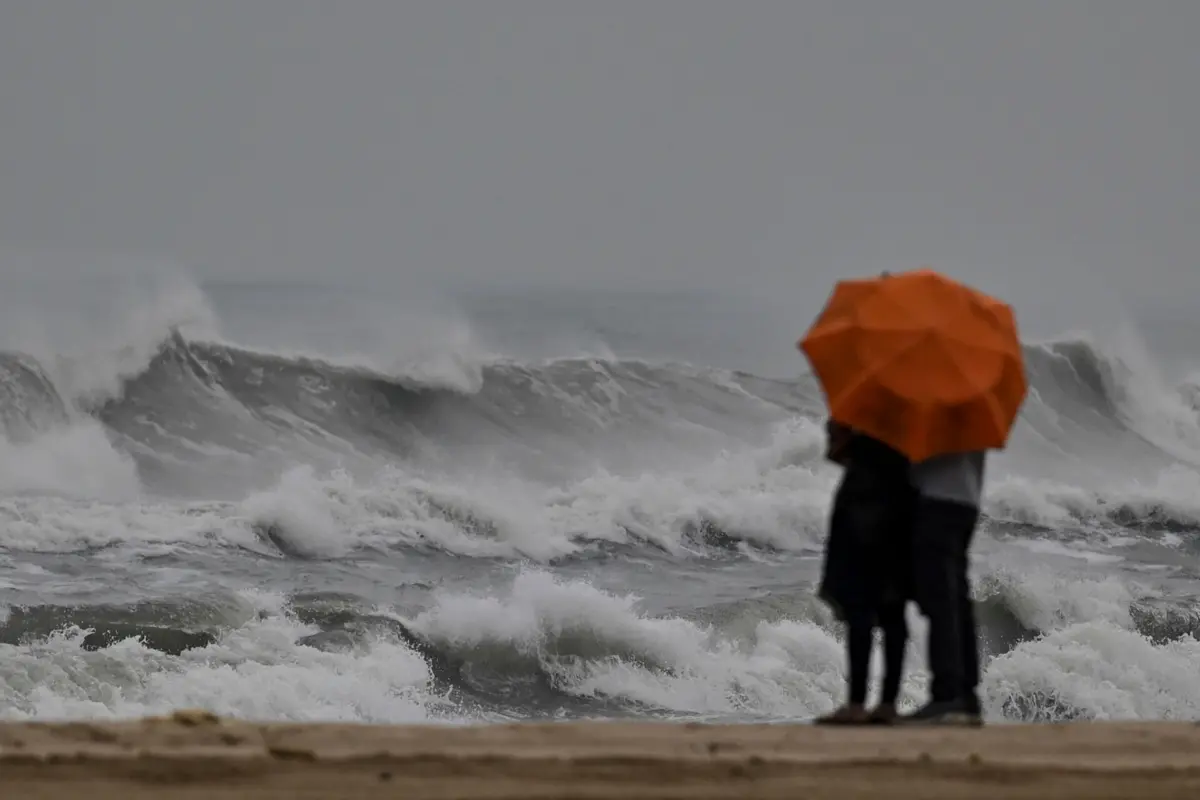 Imagem de contexto do artigo Lisboa, Setúbal e Leiria sob aviso laranja na quarta-feira devido a agitação marítima