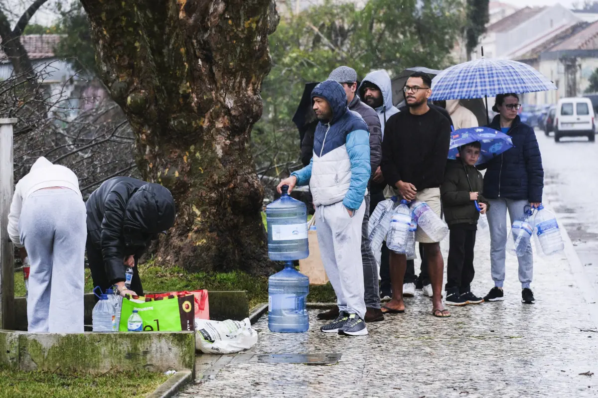 Imagem de contexto do artigo Ativado Plano Nacional de Emergência de Proteção Civil, 14 distritos sob aviso laranja e estado de calamidade alargado a nove concelhos