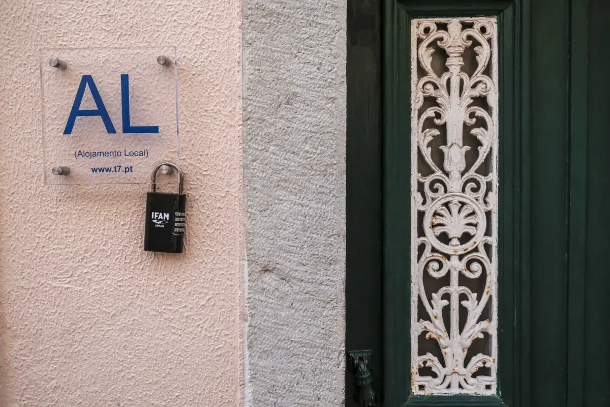 Imagem de contexto do artigo Assembleia Municipal de Lisboa aprova novo regulamento do Alojamento Local