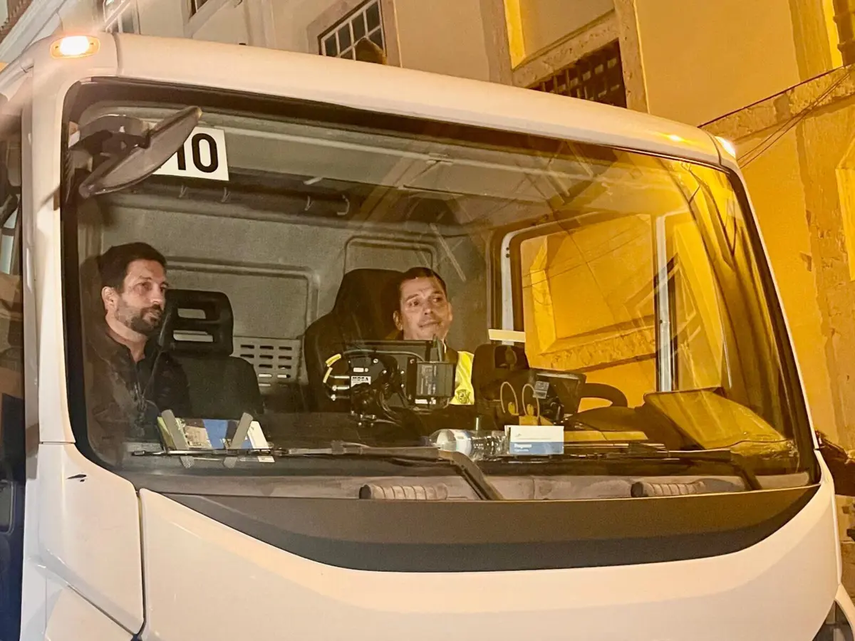 Imagem de contexto do artigo "Um serviço fundamental." João Ferreira exige melhores condições na recolha do lixo em Lisboa