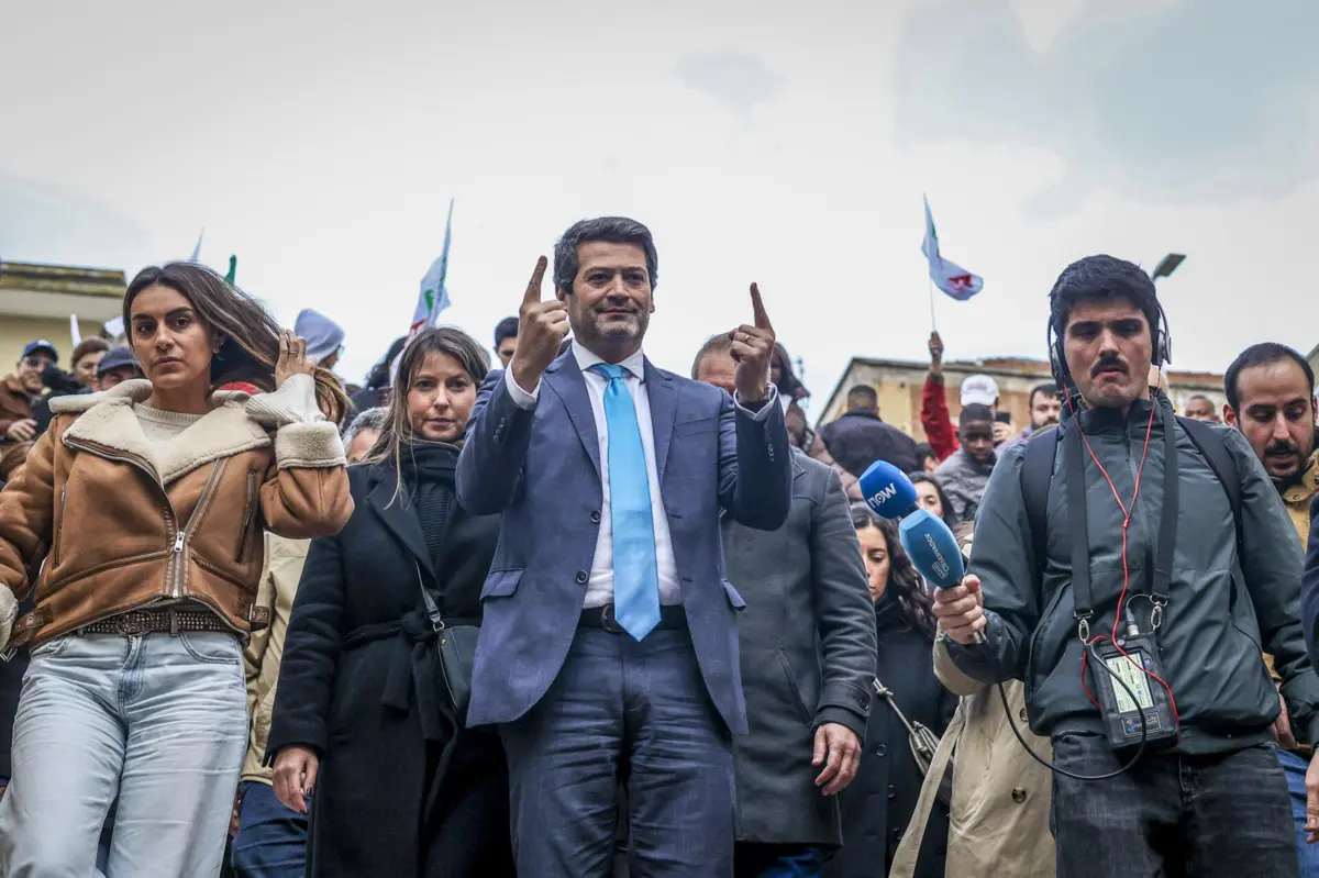 Imagem de contexto do artigo Ventura recusa comentar ligação de deputado a grupo neonazi e ataca jornalistas