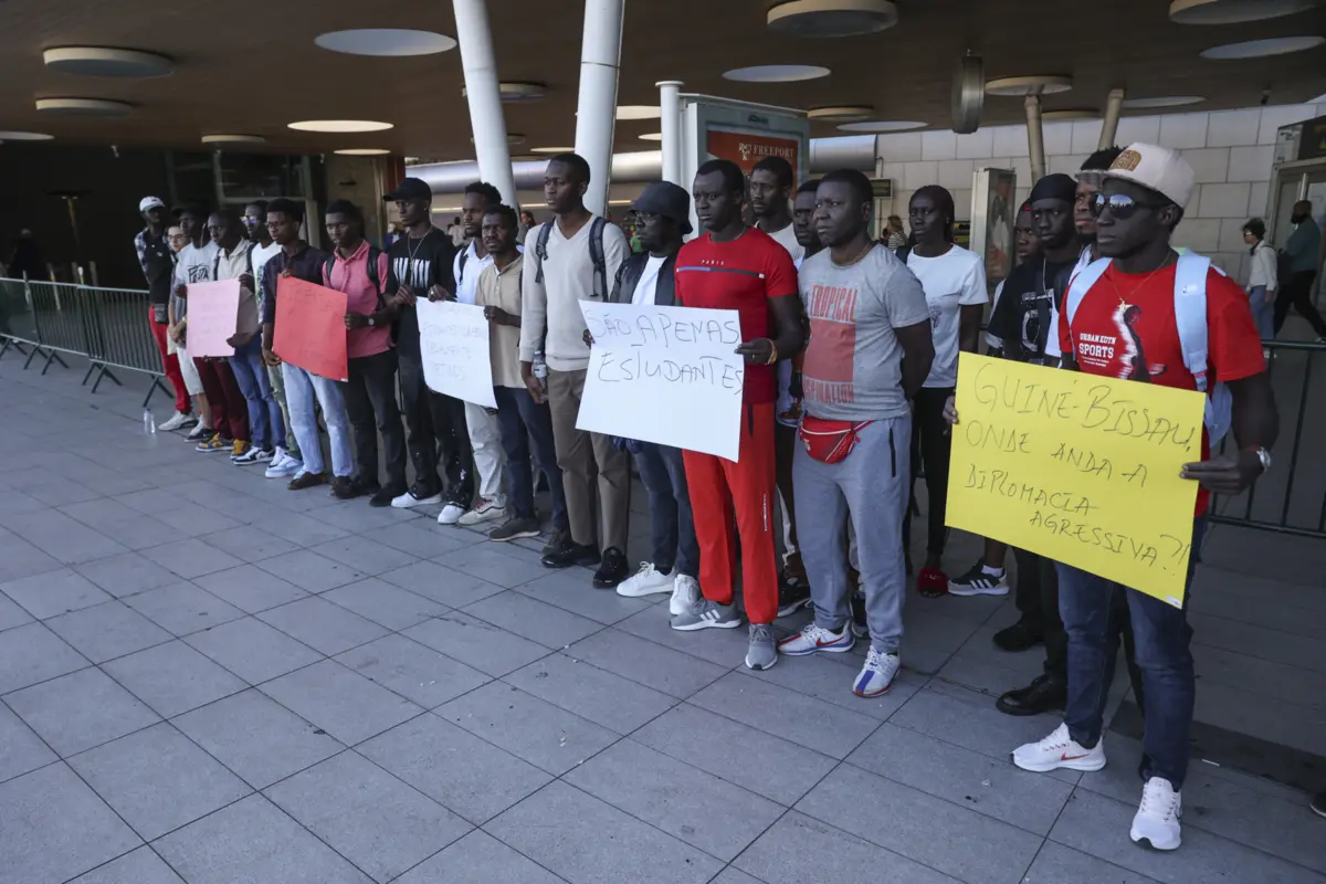 Imagem de contexto do artigo Pelo menos 30 estudantes guineenses foram libertados do aeroporto de Lisboa