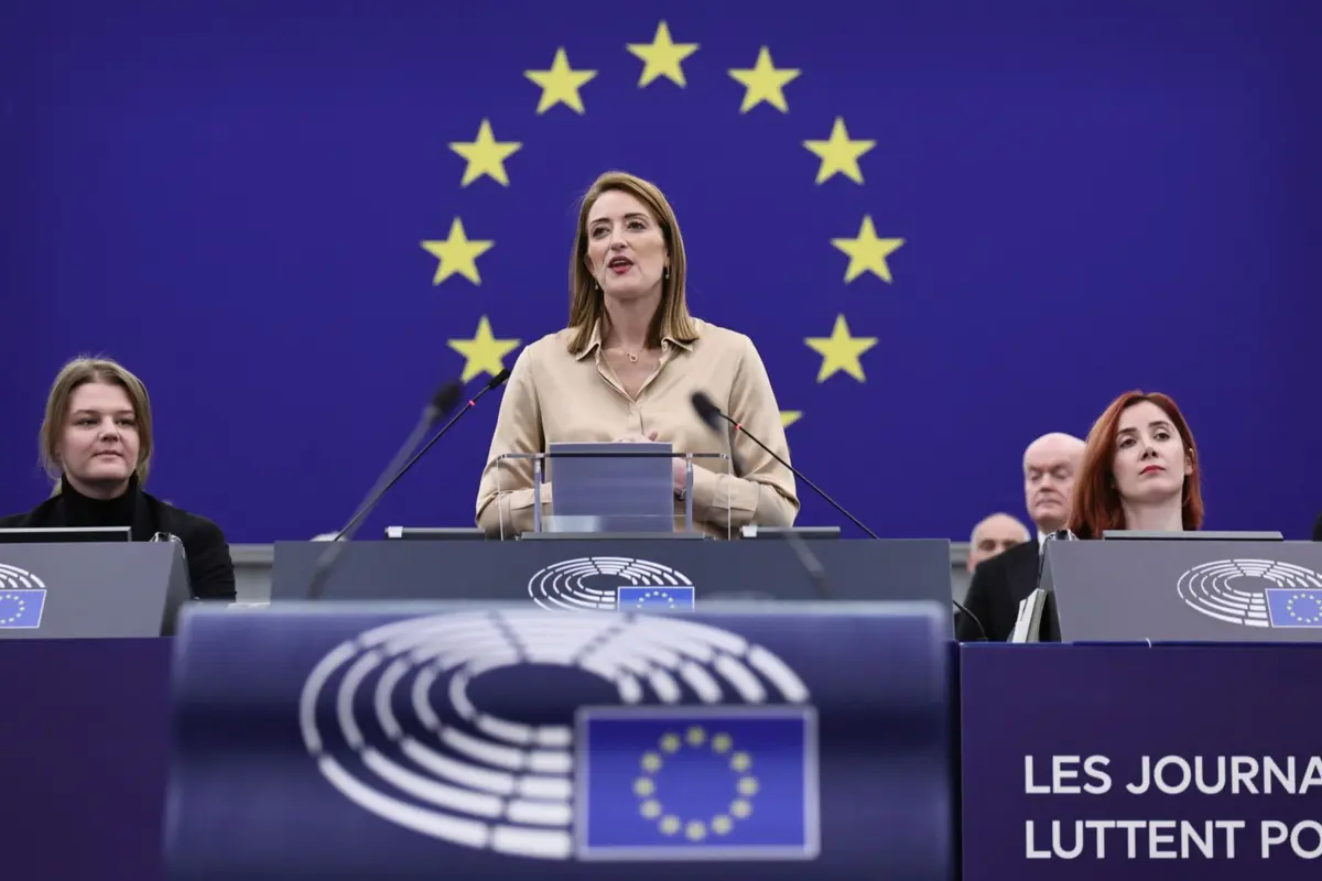 Imagem de contexto do artigo "Vemos muito de Portugal na Europa." Metsola fala em português para agradecer "ambição" do país nos 40 anos de adesão à UE