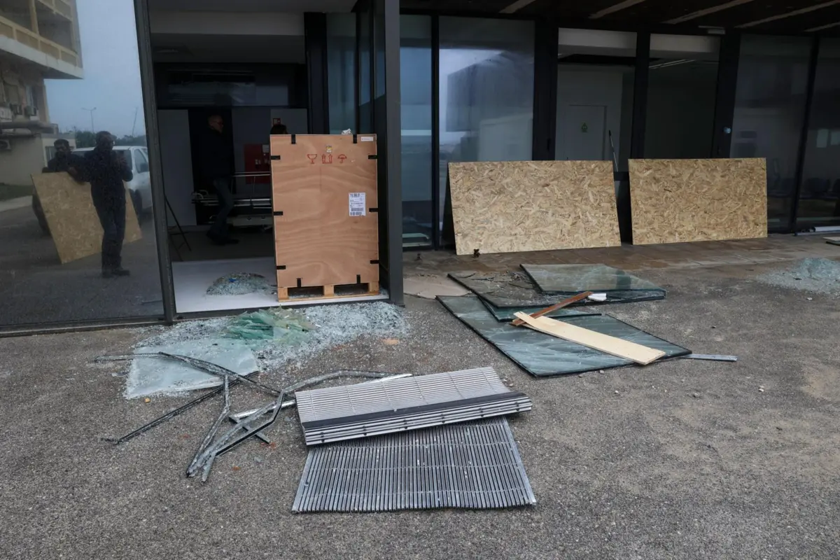 Imagem de contexto do artigo "Tempo é de vigilância." Autarca de Coimbra avisa que "muros continuam a cair" e alerta para situação em IPSS após temporal