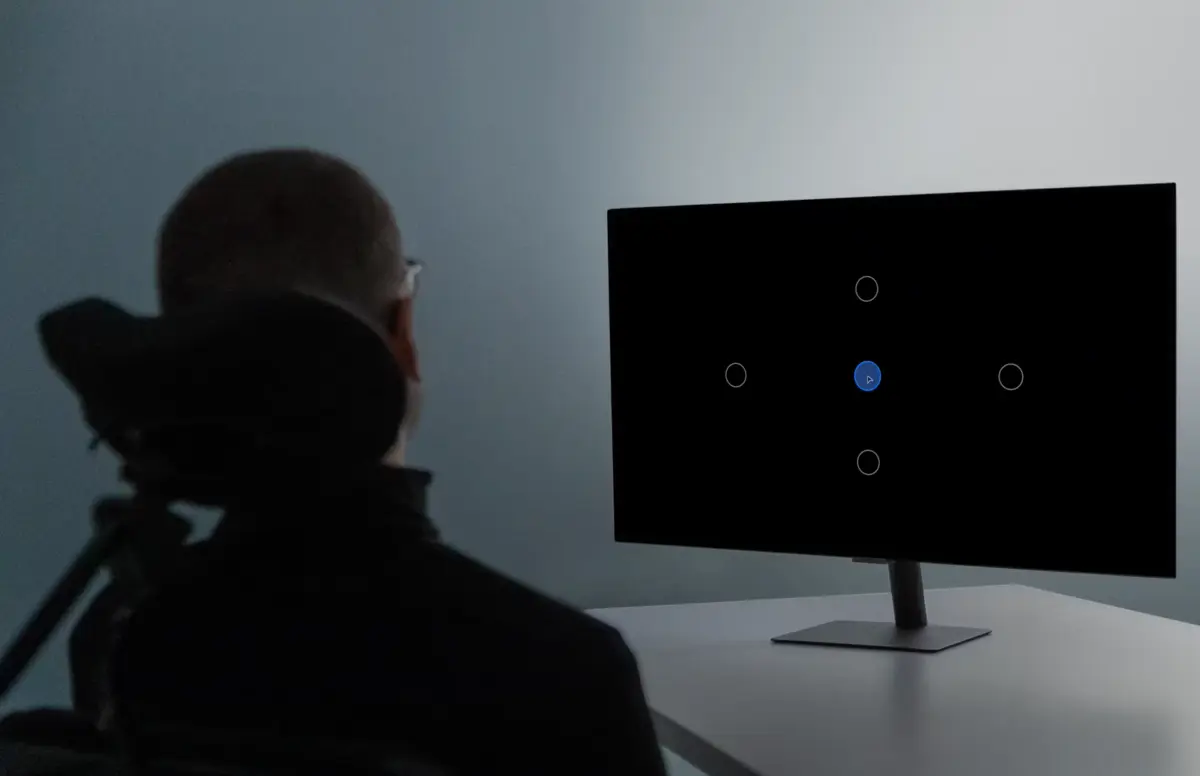 Imagem de contexto do artigo Musk garante que primeira pessoa com chip cerebral Neuralink consegue mover rato com a mente