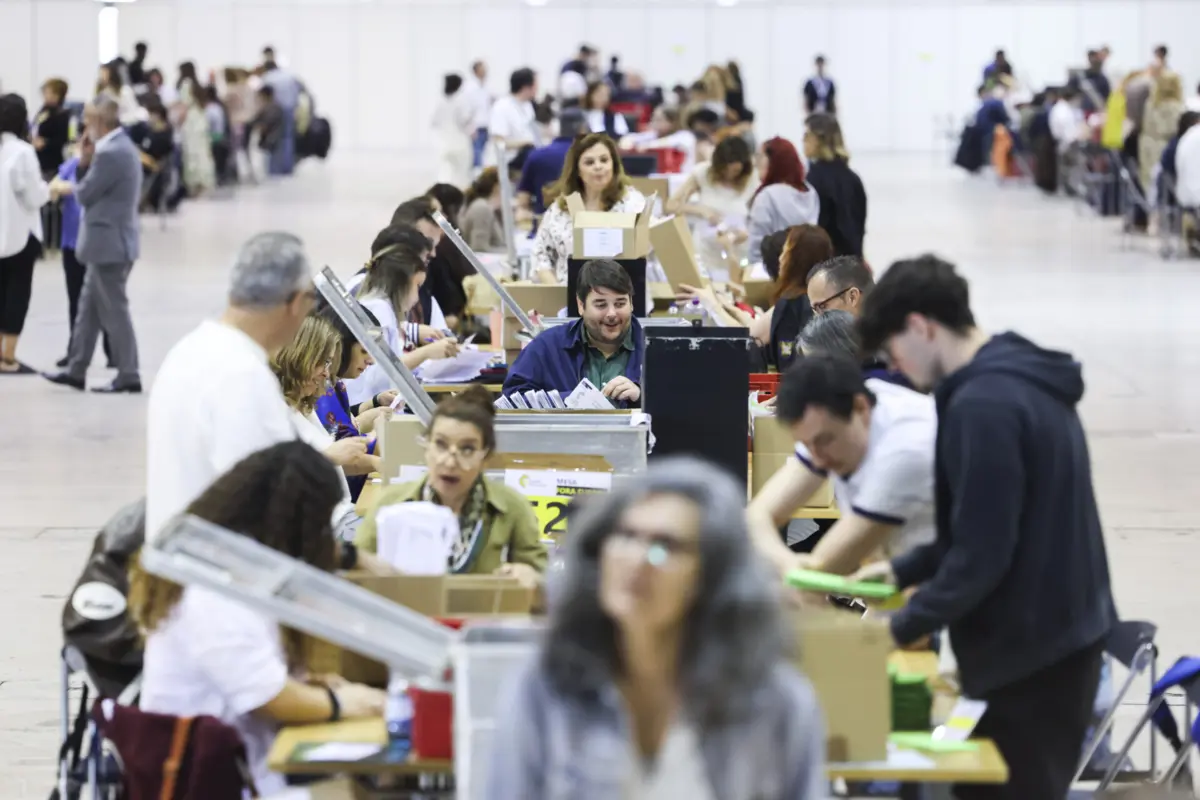 Os votos dos emigrantes decidirão qual será a segunda força política mais votada, PS ou Chega