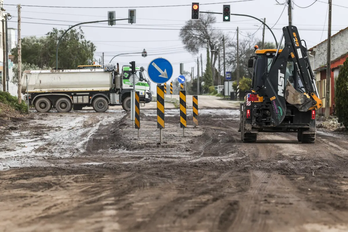 Imagem de contexto do artigo Tempestade: Governo mobiliza 275 Espaços de Cidadão e 12 carrinhas móveis para zonas afetadas