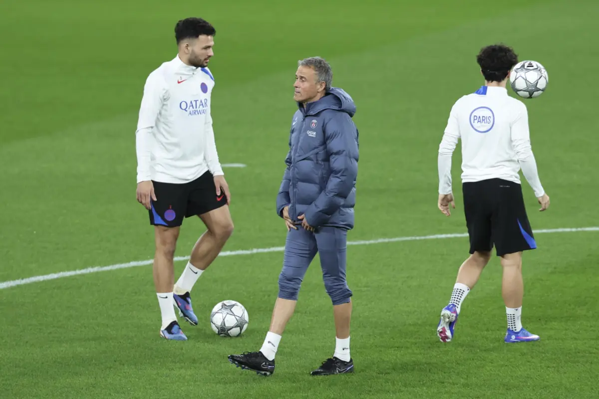 Imagem de contexto do artigo "Gosto muito do que fazem com a bola." Treinador do PSG deixa elogios ao Sporting antes do confronto