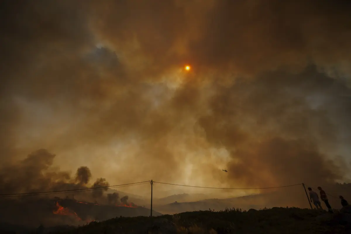 Imagem de contexto do artigo Fogo em Vila Real tem frente "a tocar" aldeias de Relva, Lordelo e Borbela