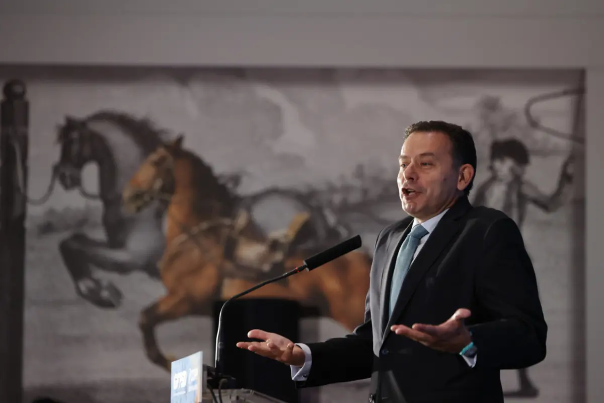 Imagem de contexto do artigo Montenegro recusa que políticas de imigração sejam o "alfa e ómega" da ação do Governo e defende que AD é “força central”