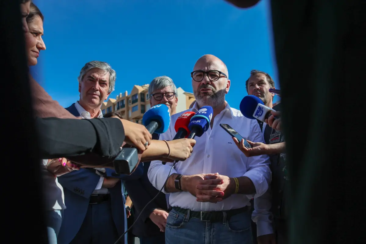 O ministro das Infraestruturas e Habitação, Miguel Pinto Luz