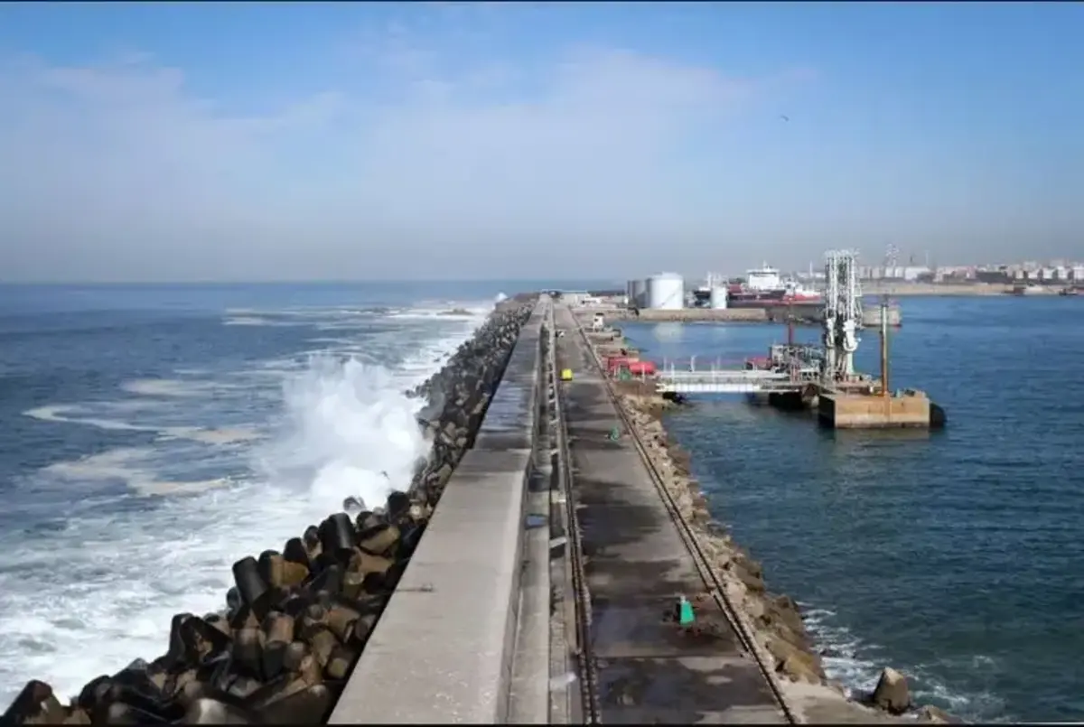 Imagem de contexto do artigo "Fuga contida." Reaberto acesso ao porto de Leixões a partir da A28 após derrame de ácido clorídrico