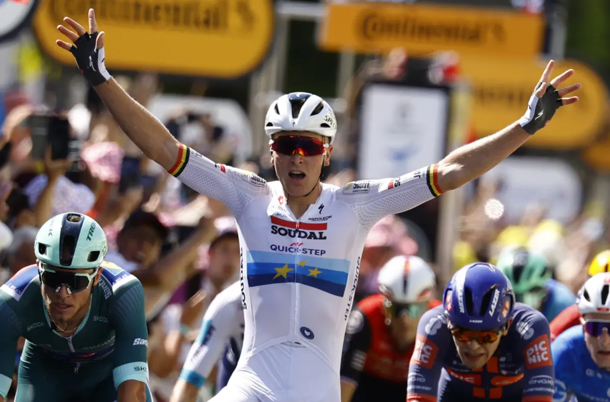 Imagem de contexto do artigo Merlier 'bisa' em nona etapa em que camisola amarela Pogacar perdeu Almeida