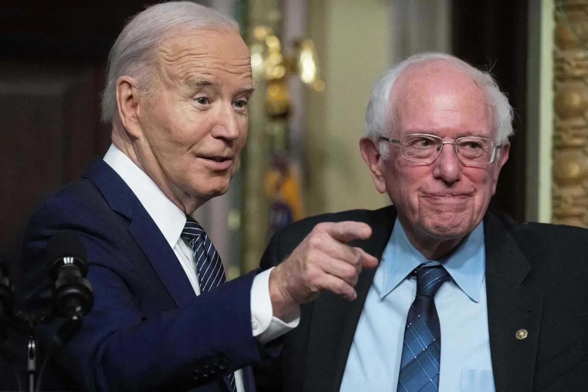 O Presidente dos EUA, Joe Biden, com o senador Bernie Sanders