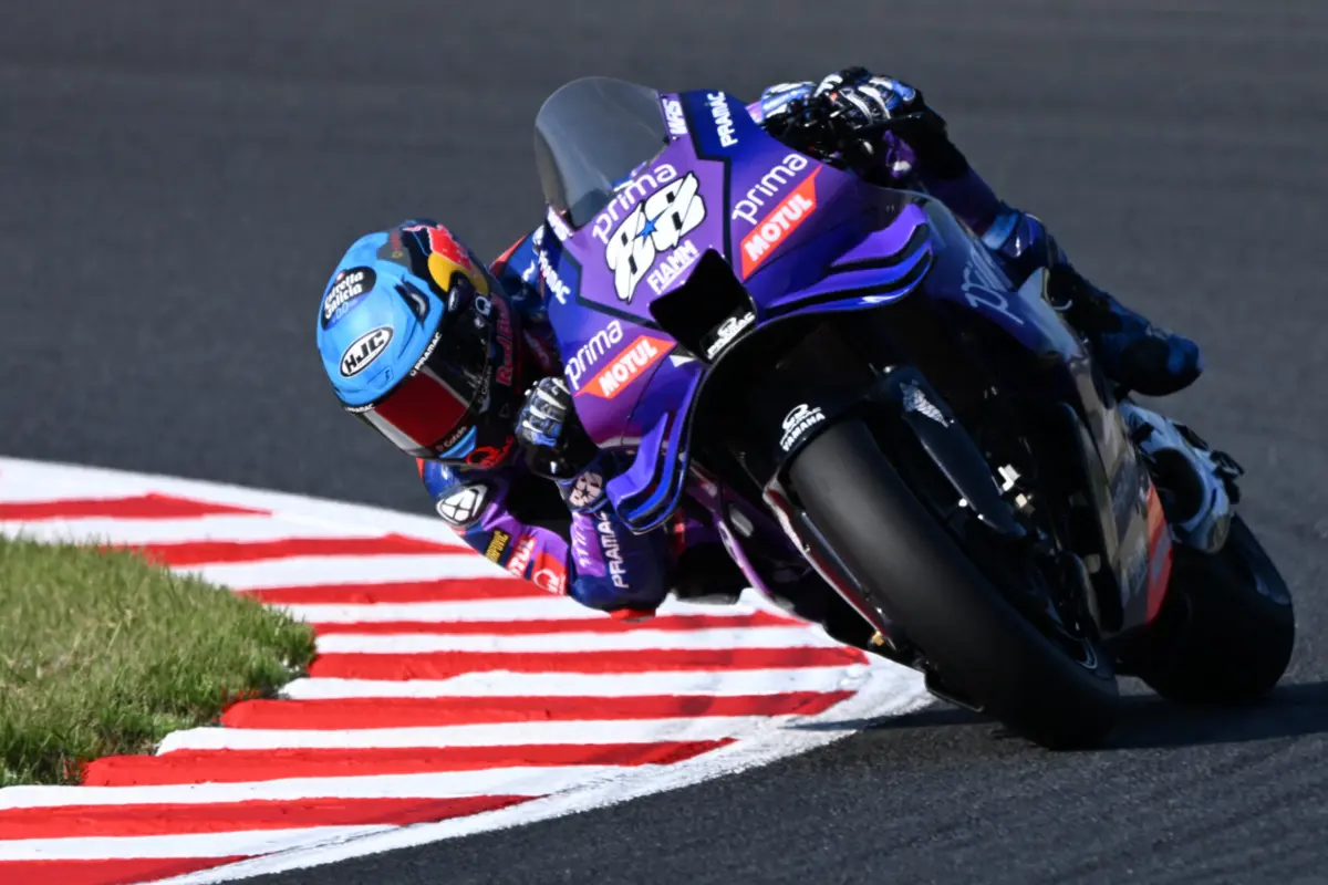 Imagem de contexto do artigo Miguel Oliveira 11.º em vitória histórica de Fermin Aldeguer na Indonésia