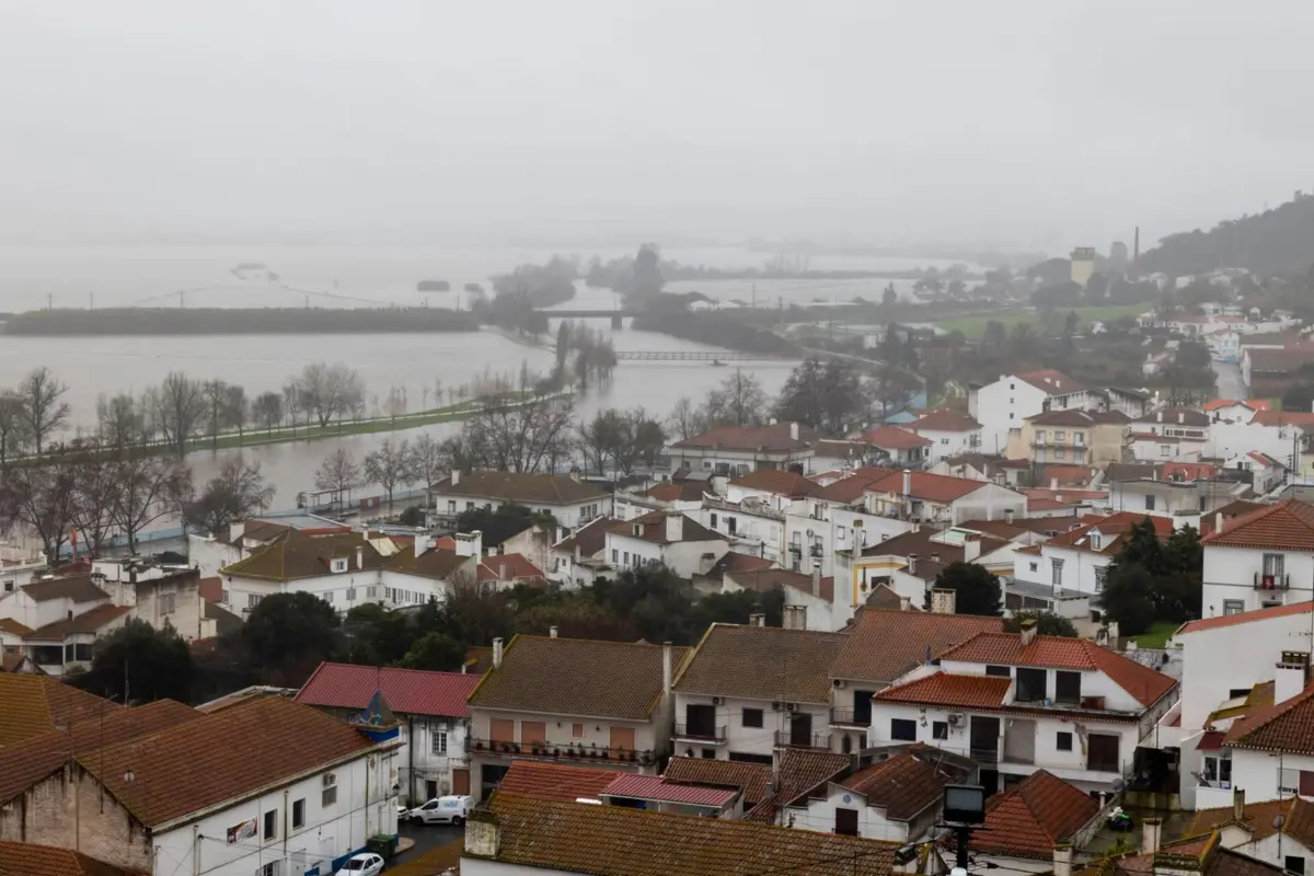 Imagem de contexto do artigo Proteção Civil aciona alerta vermelho após duplicação do caudal do Tejo