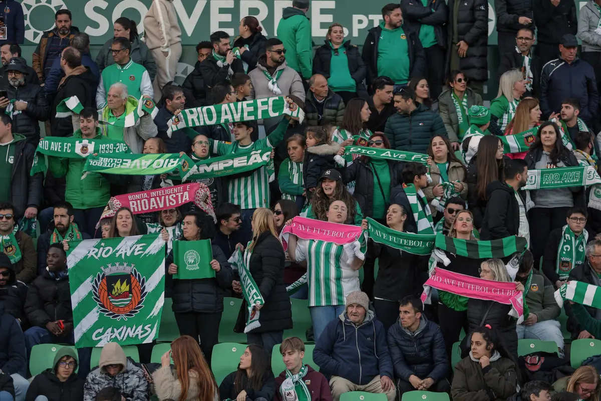 Imagem de contexto do artigo Utilização do estádio do Rio Ave em risco após danos causados por temporal