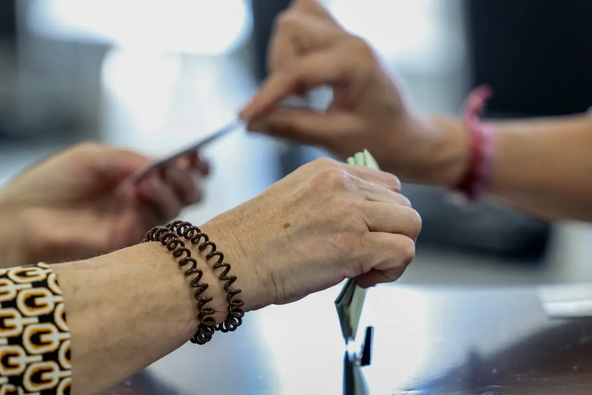 As urnas abriram às 08h00 e vão estar abertas até às 19h00