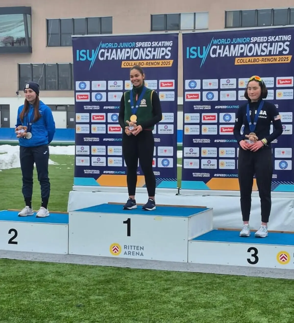 Imagem de contexto do artigo Histórico: Jéssica Rodrigues sagra-se campeã mundial júnior de patinagem de velocidade no gelo