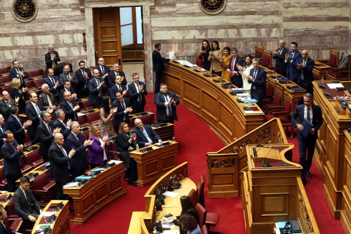 Imagem de contexto do artigo Parlamento grego legaliza casamento e adoção para casais do mesmo sexo