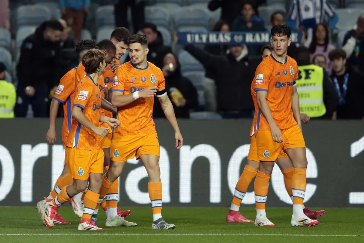 Imagem de contexto do artigo Dragões estreiam-se a ganhar na I Liga com Anselmi: FC Porto vence Farense por 1-0