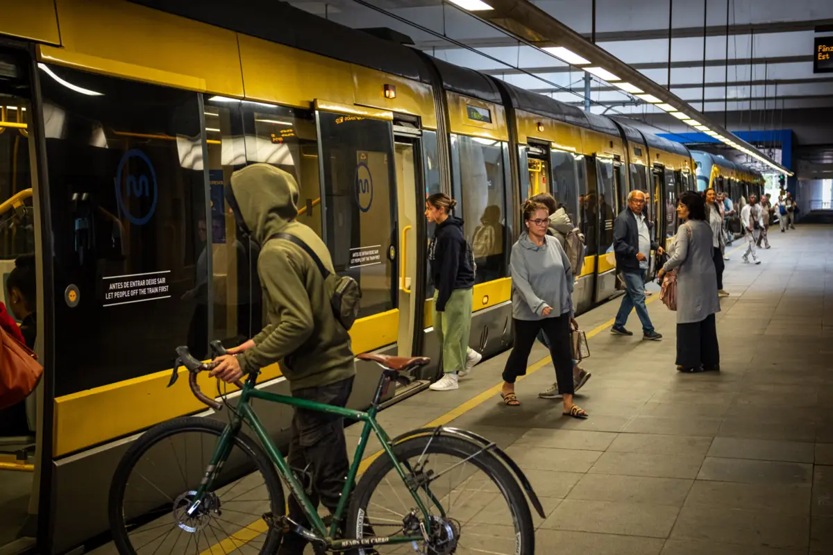 Imagem de contexto do artigo Metro do Porto encerra operação mais cedo na segunda-feira devido à greve dos maquinistas