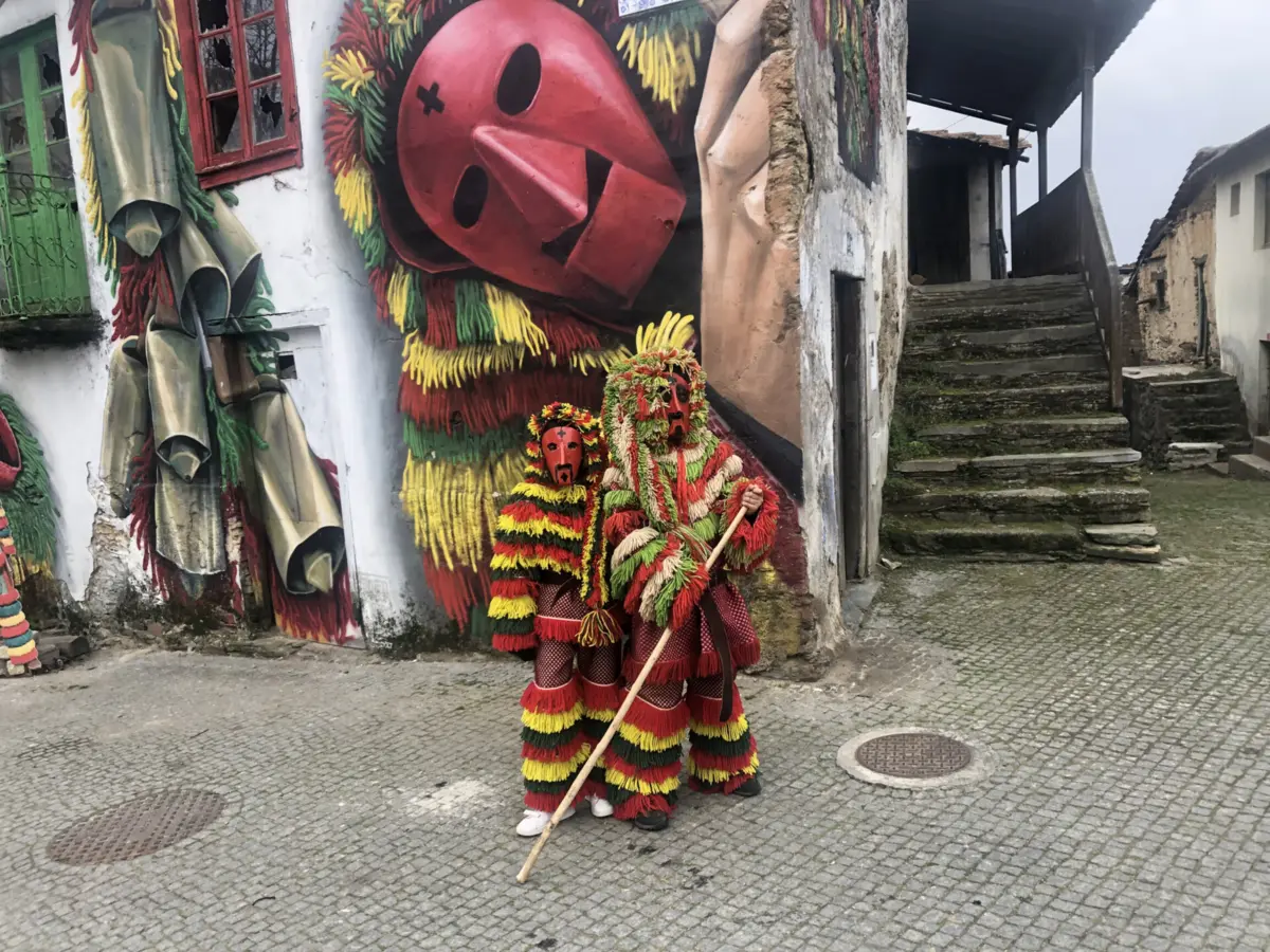 Imagem de contexto do artigo Milhares de pessoas rumam ao entrudo chocalheiro de Podence