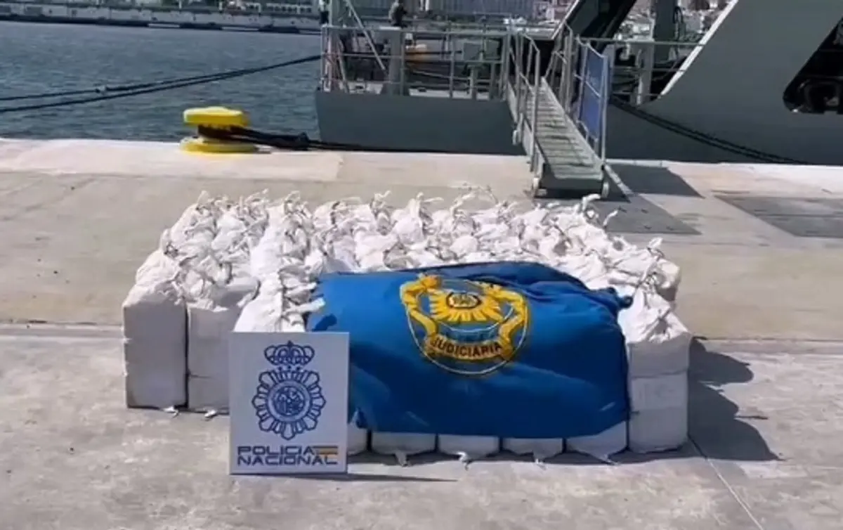 Imagem de contexto do artigo Autoridades intercetam veleiro com 1,6 toneladas de cocaína ao largo dos Açores