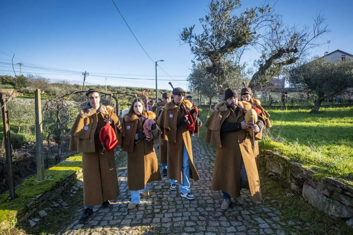 Imagem de contexto do artigo Vale de Salgueiro celebra dia de Reis com tremoços e vinho e menos crianças a fumar