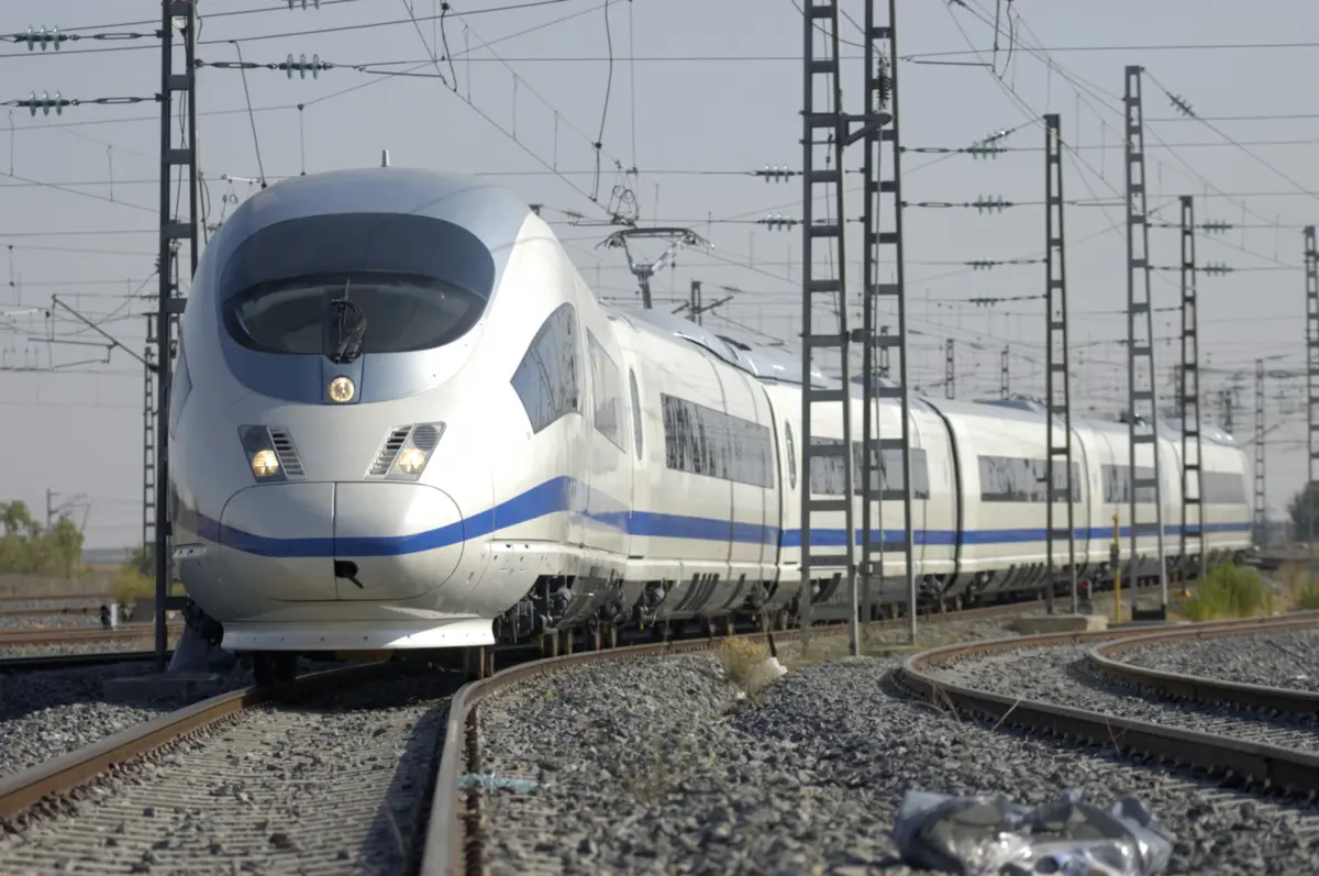 Imagem de contexto do artigo Bruxelas decide sobre TGV em julho se Portugal se candidatar a fundos da UE