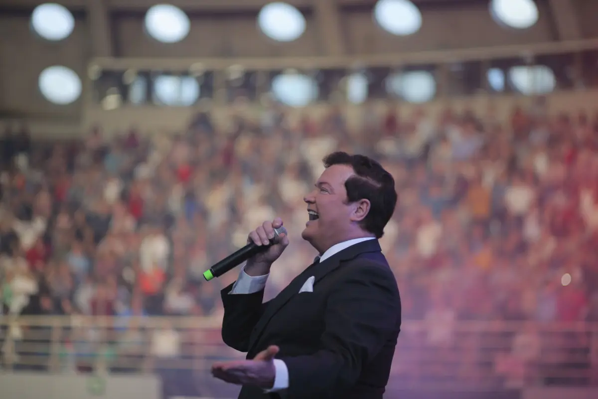 Em 2022, o cantor foi condecorado com a comenda da Ordem do Infante D. Henrique, pelos seus 50 anos de carreira