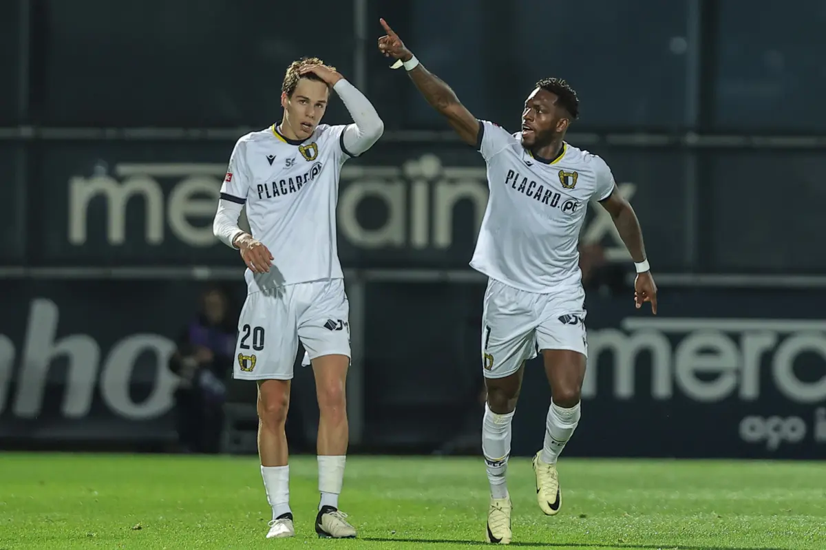 Imagem de contexto do artigo Puma entregou o título ao rei da selva. Benfica perde em Famalicão e Sporting é campeão