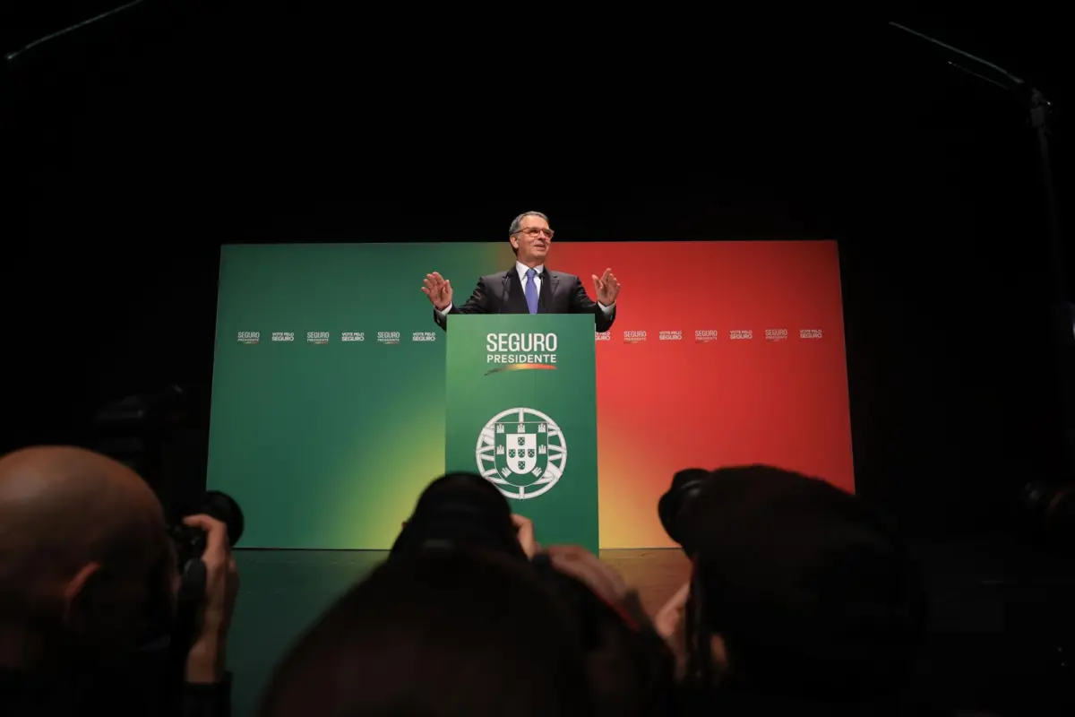 Imagem de contexto do artigo Sondagem: Seguro em vantagem para Belém, mais de um terço quer afastar Ventura