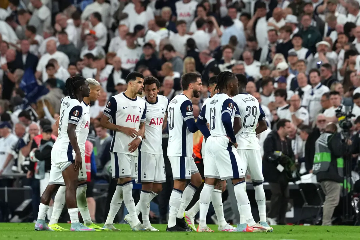 Imagem de contexto do artigo De Londres ao País Basco para quebrar 17 anos de jejum: Tottenham vence United e conquista Liga Europa. Veja o golo
