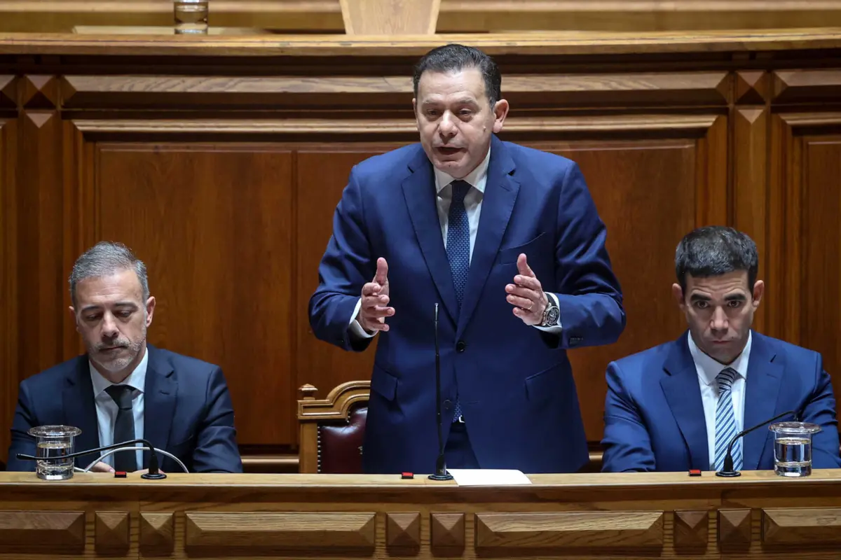 Montenegro lembra que Ventura também foi acusado num processo judicial