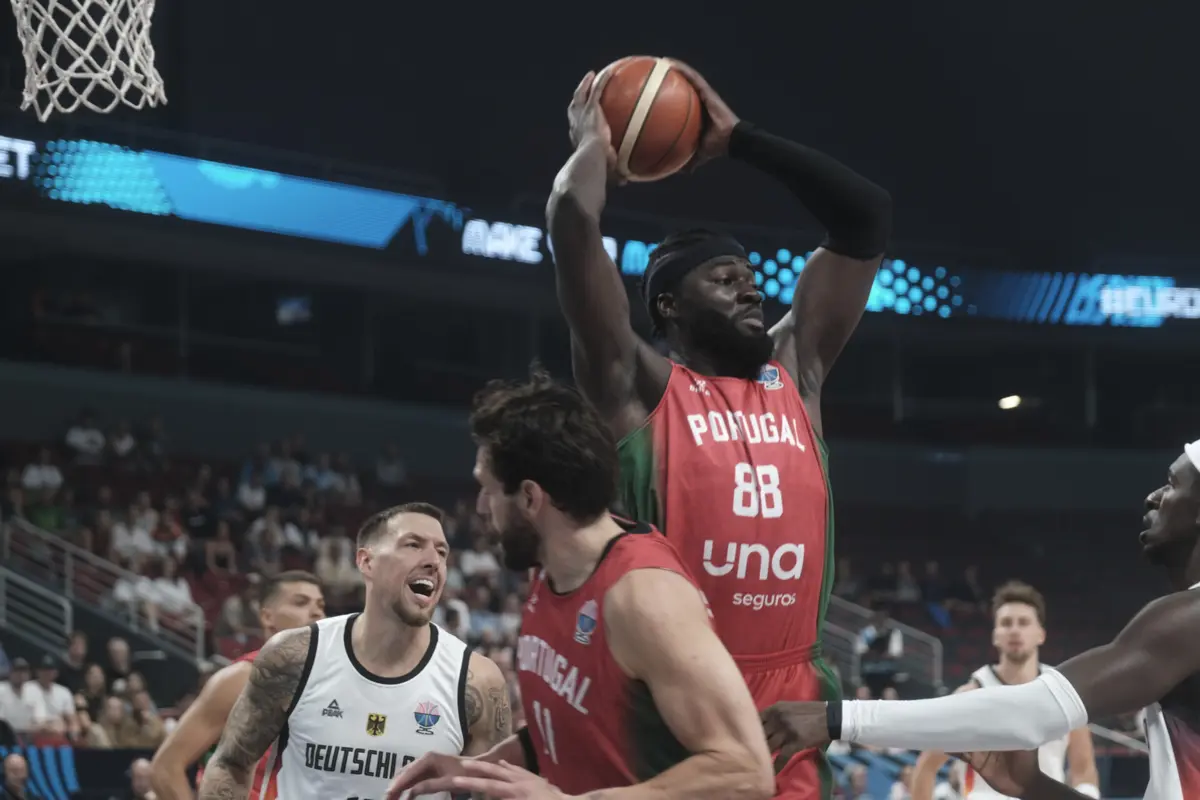 Imagem de contexto do artigo Todas as histórias têm um fim. Portugal eliminado pela Alemanha na melhor campanha de sempre no Eurobasket