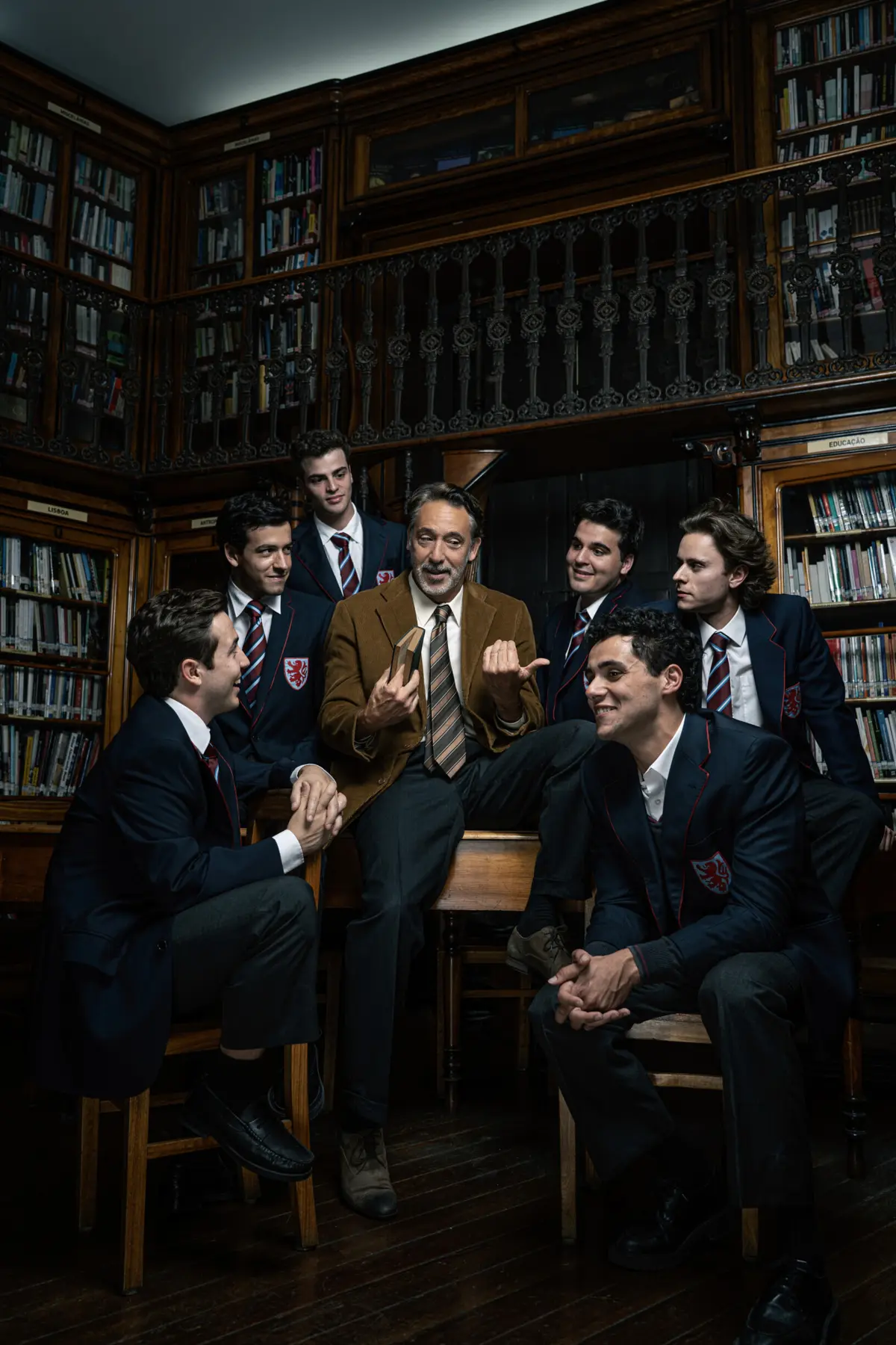 Diogo Infante e o elenco de "Clube dos Poetas Mortos"