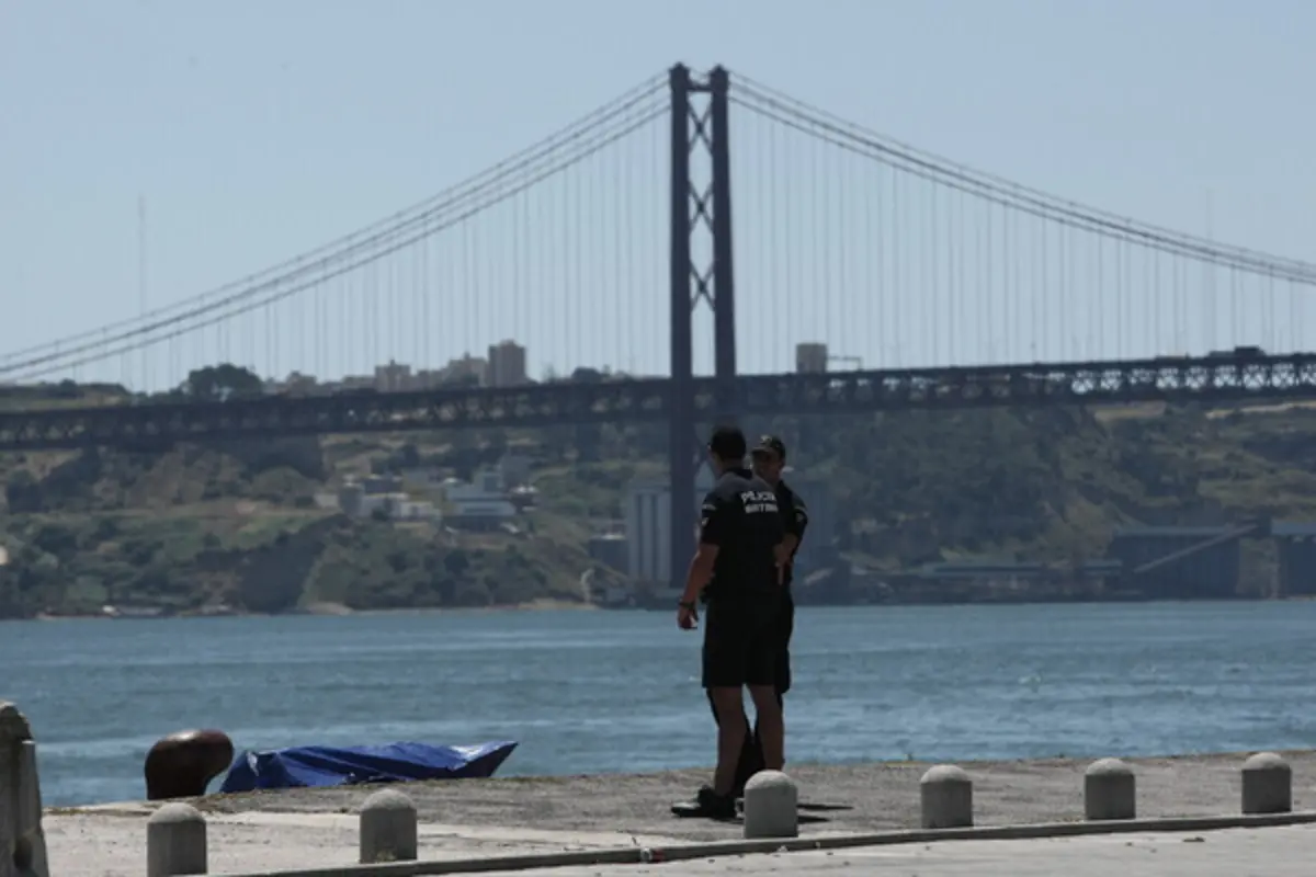 Imagem de contexto do artigo Buscas pelos dois desaparecidos após colisão no Tejo interrompidas durante a noite