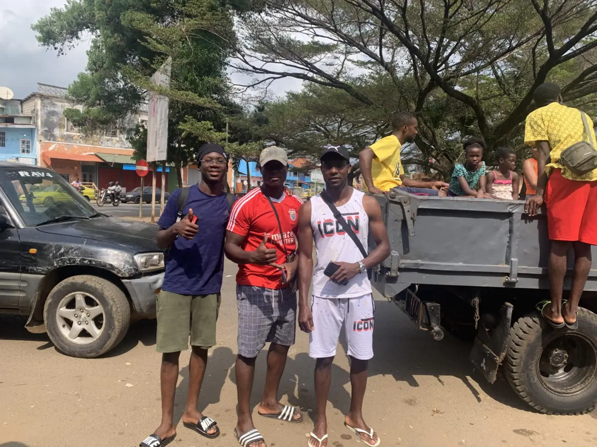 Imagem de contexto do artigo "Tenho o sonho de lá chegar, mas não tenho como." Sem oportunidades de trabalho, jovens de São Tomé e Príncipe pensam emigrar