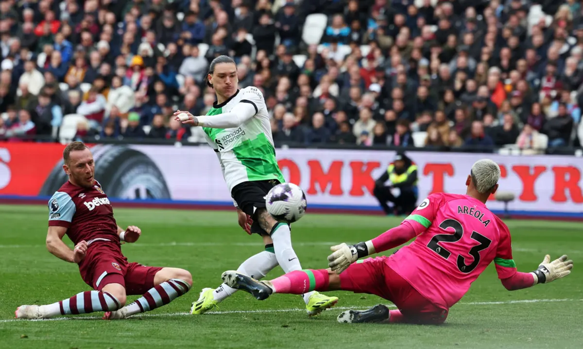 O Liverpool acabou por não conseguir manter a vantagem