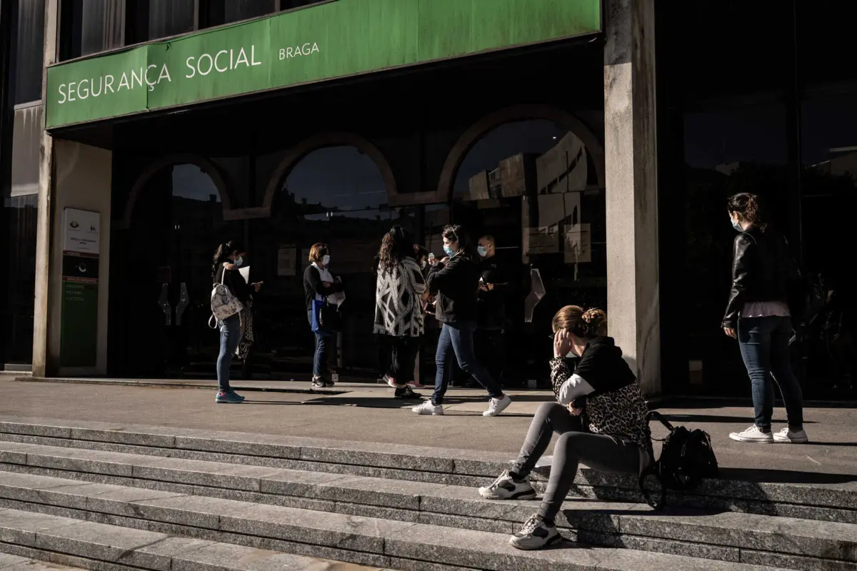 Imagem de contexto do artigo Mudanças nas regras de trabalho na Função Pública? Oposição e sindicatos reprovam proposta do Governo