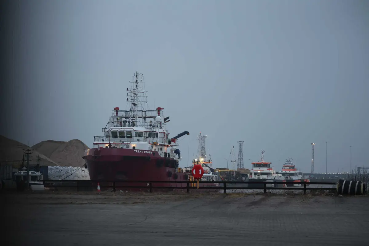 Imagem de contexto do artigo Incêndio provocado pela colisão de dois navios no Mar do Norte continua ativo