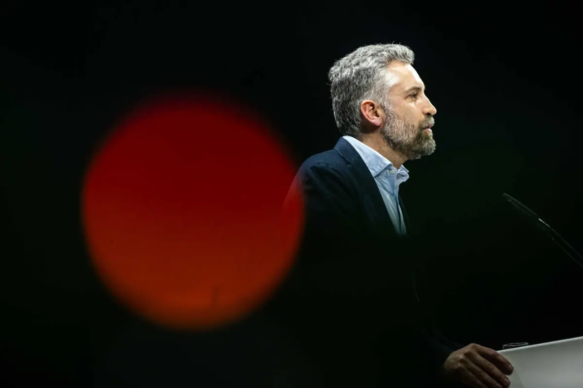 Imagem de contexto do artigo Sondagem: Pedro Nuno perde para Montenegro (no Governo) e para Ventura (na oposição)