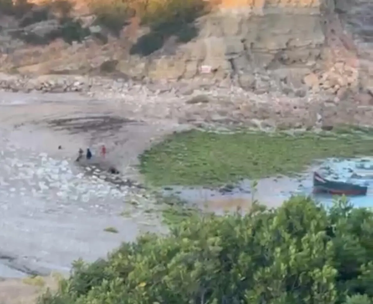 Os sete menores abordo têm entre 1 e 16 anos