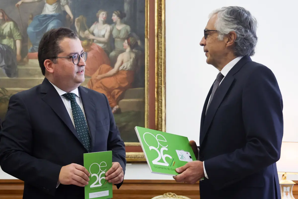 Imagem de contexto do artigo OE segue "trajetória positiva": famílias vão pagar "menos impostos", mas fim do desconto no ISP pode ser "ponto negativo"