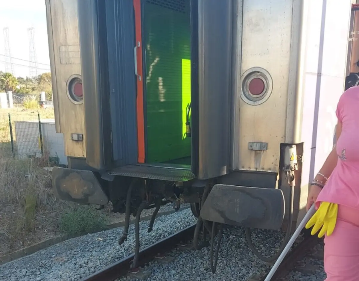 Imagem de contexto do artigo CP abre inquérito para apurar causa da separação de carruagem num comboio Intercidades