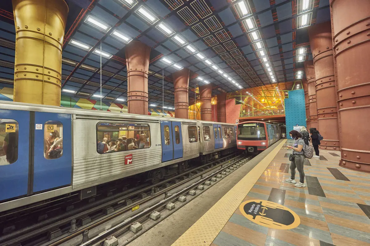 Normalmente, o metro funciona entre as 06h30 e as 01h00