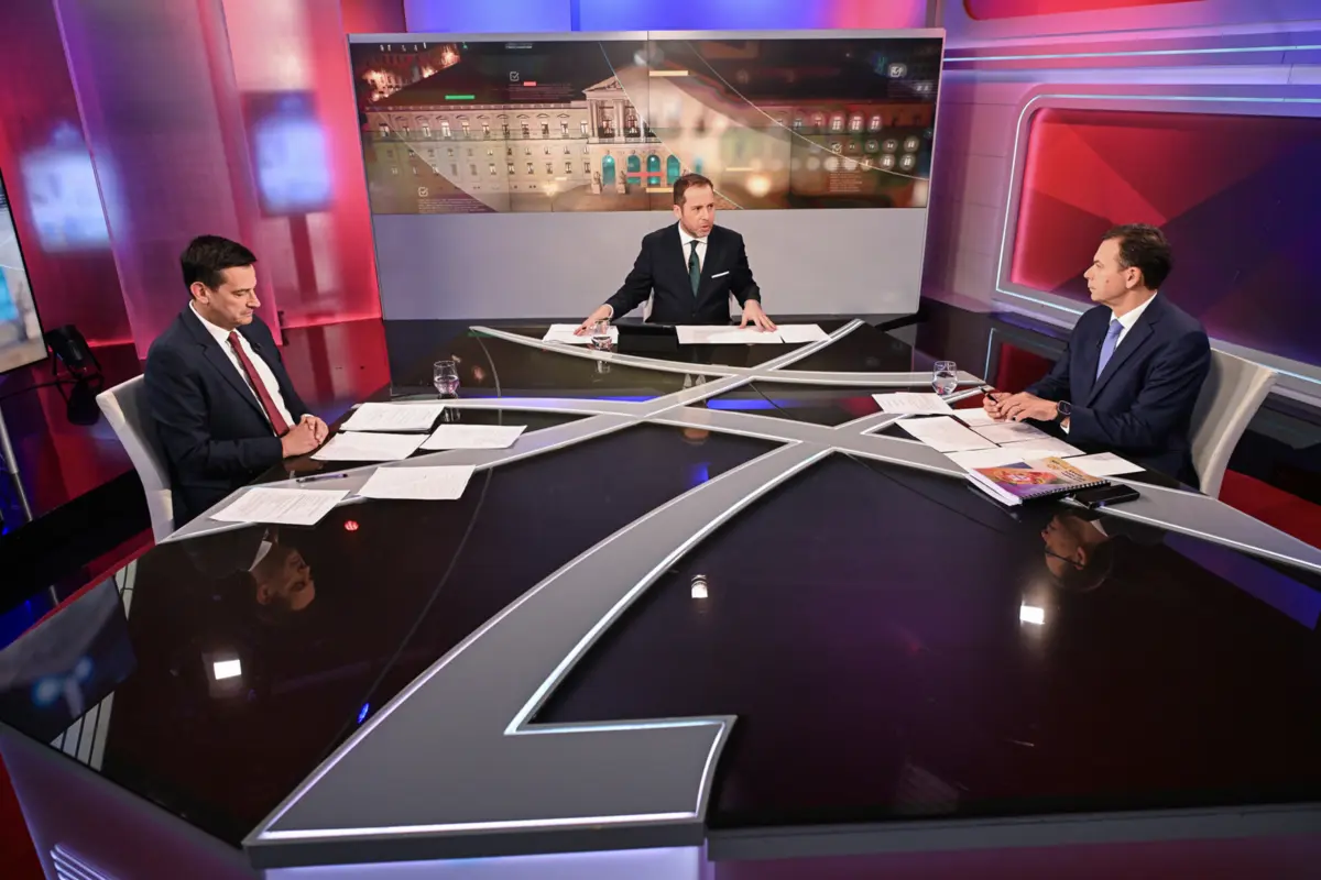 Imagem de contexto do artigo Montenegro vê "montenegrização" da política. AD e IL não fecham porta a acordo para “estabilidade” no Governo