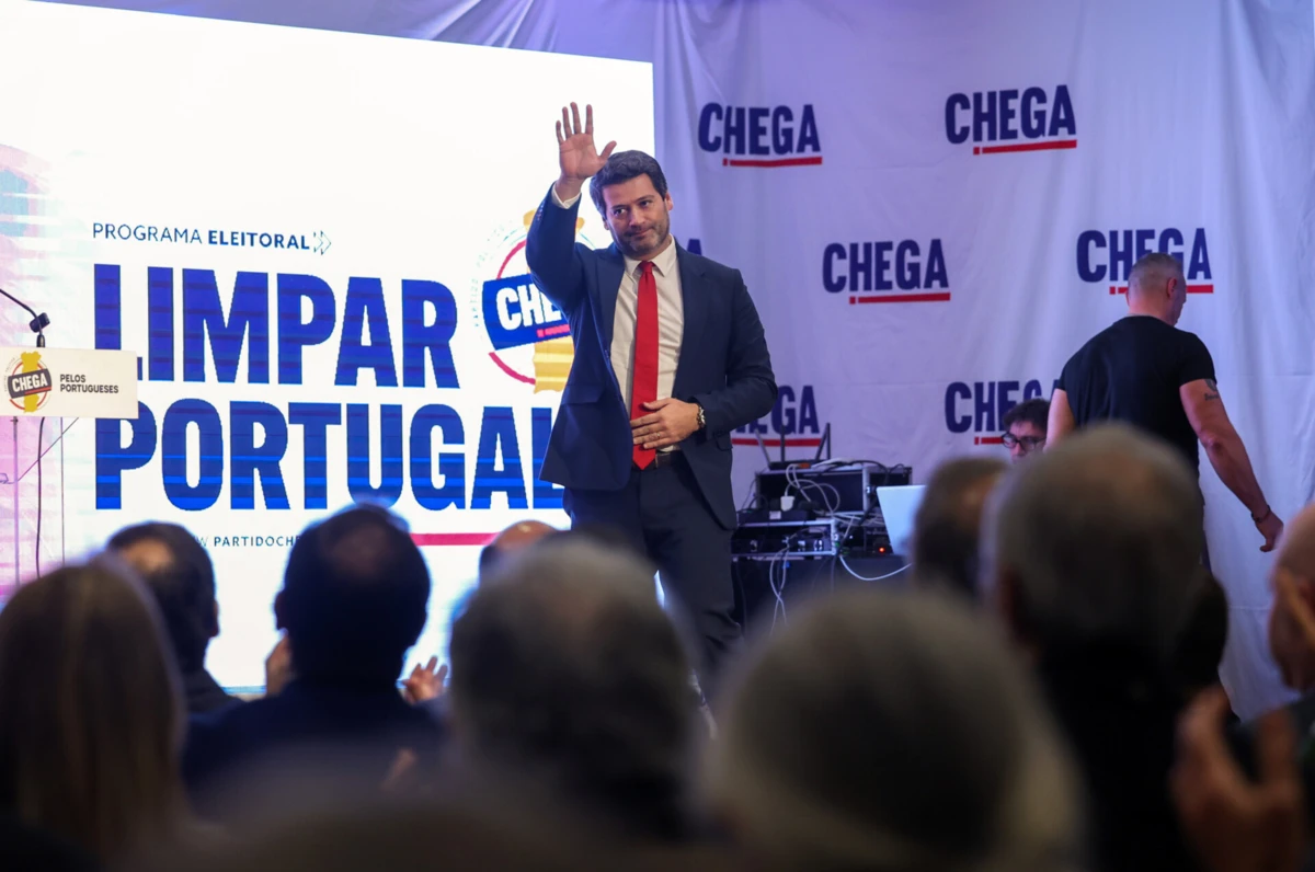 Imagem de contexto do artigo Ventura centra-se na justiça para apontar a Montenegro e avisar para "maior ataque" do PS ao setor